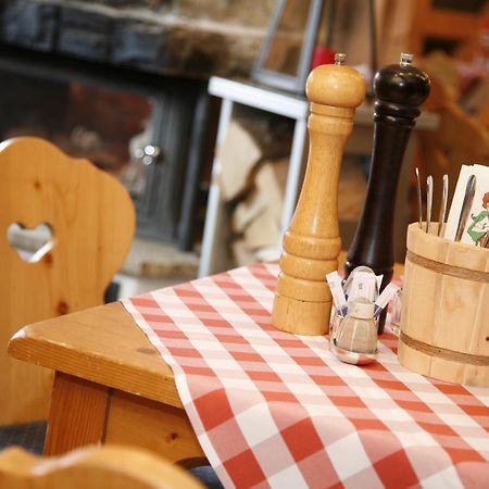 Апартаменти Suedtiroler Stubn Cafe Und Restaurant Арнштадт Екстер'єр фото